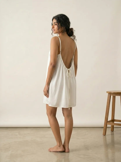Elara - Robe dos nu ajustable